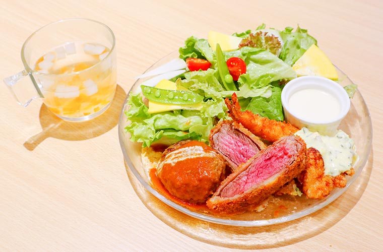 【神戸三宮】洋食店「KITCHEN KING」種類豊富なプレートランチが人気♪