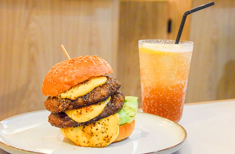 【神戸元町】「バーガースタンド(仮)」贅沢な和牛ハンバーグが主役のハンバーガー専門店♪